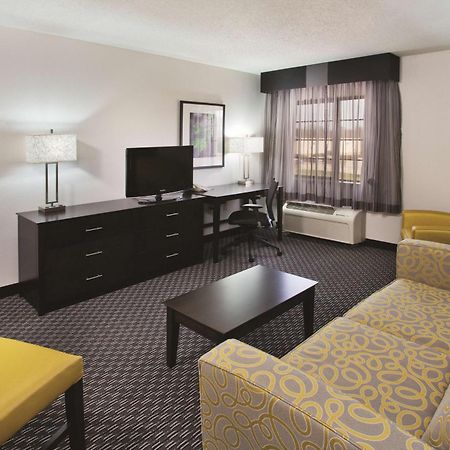 La Quinta By Wyndham Clifton/Rutherford Екстериор снимка